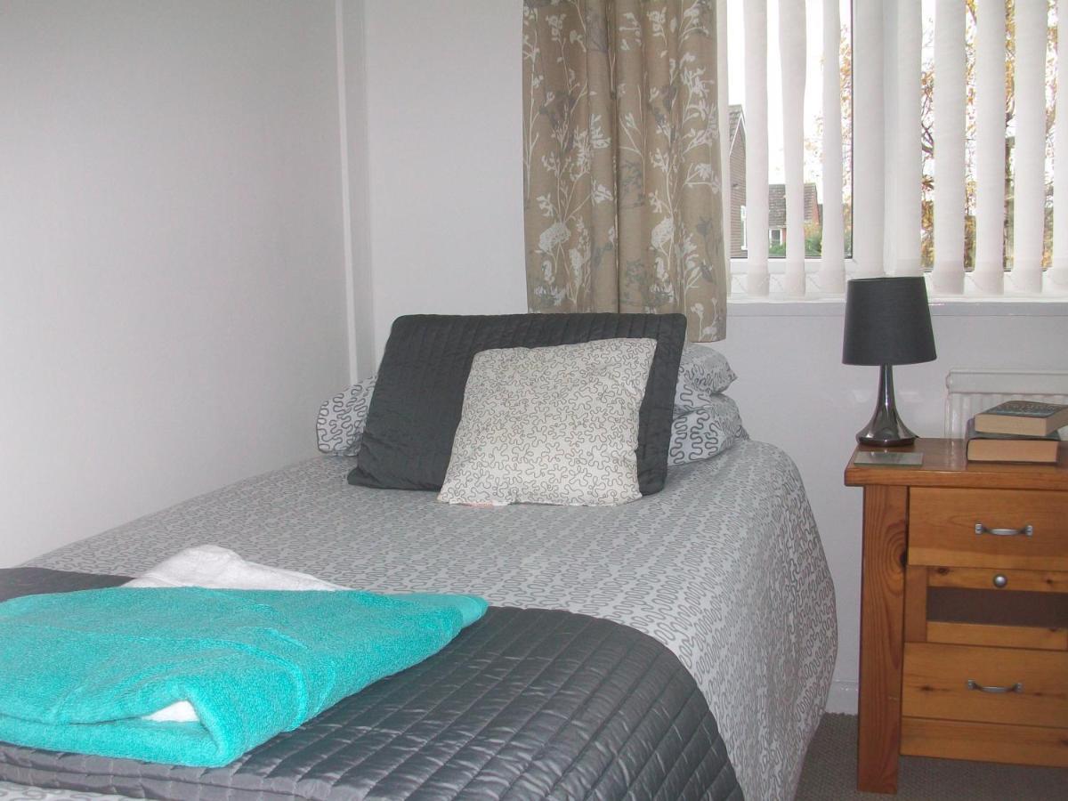 Number 8 With Free Parking Villa Bury St. Edmunds Buitenkant foto